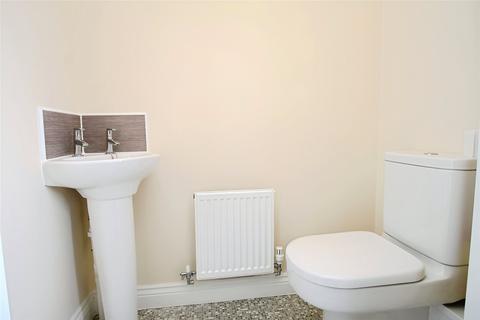 2 bedroom terraced house to rent, Riddy Walk, Bedford MK42