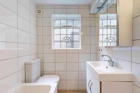 2 bedroom flat for sale, Sewdley Street, Hackney, London E5