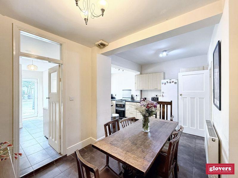 Dining kitchen