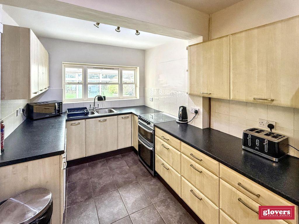 Dining kitchen