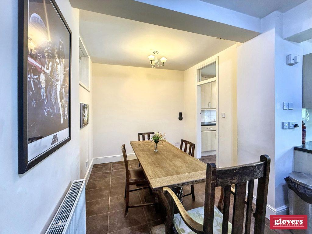 Dining kitchen