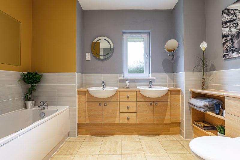 Ensuite Bathroom