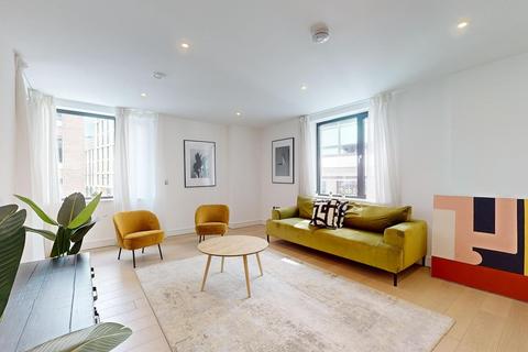 3 bedroom flat to rent, Cremer Street