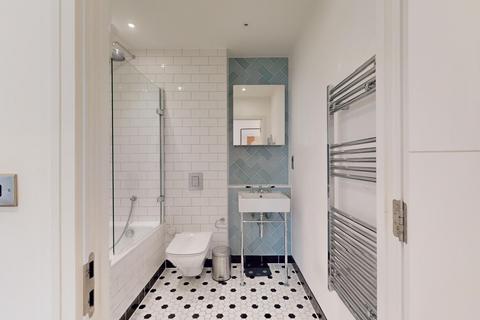 3 bedroom flat to rent, Cremer Street