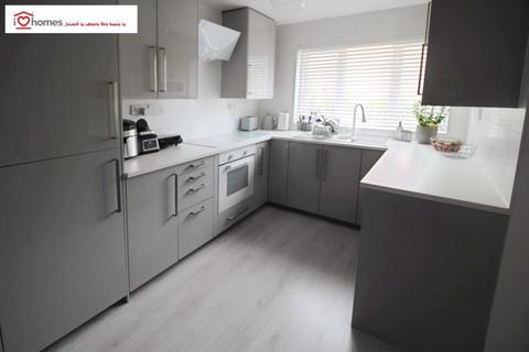 3 bedroom terraced house to rent, Malkit Close, Walsall