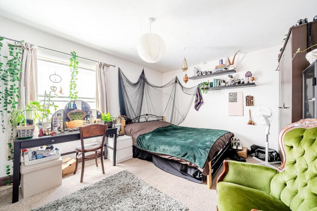 Bedroom two.jpg