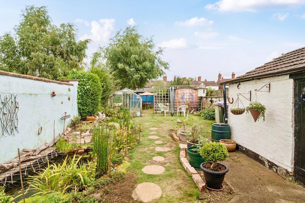 REAR GARDEN.jpg