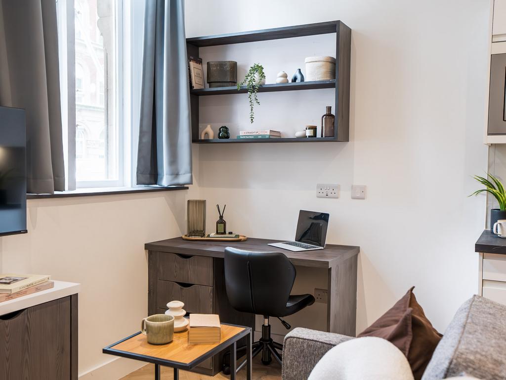 Apartment in Leeds - More