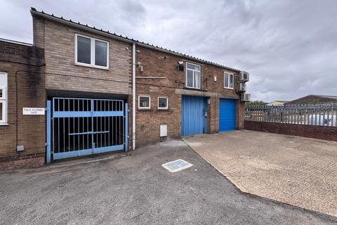 Warehouse to rent, 9-9A Edison Rd Salisbury SP2 7NU