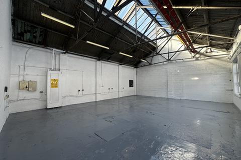 Warehouse to rent, Leagrave Rd Luton LU3 1RJ