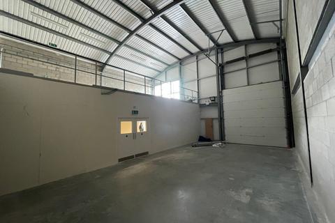 Warehouse to rent, Solar Way Amesbury SP4 7SZ