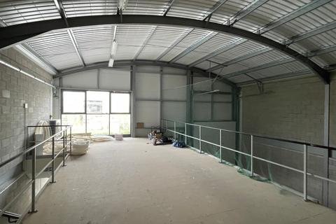Warehouse to rent, Solar Way Amesbury SP4 7SZ