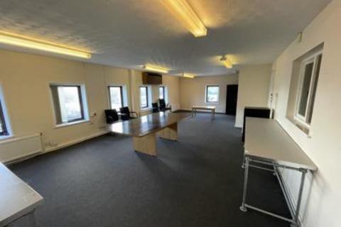 Industrial development to rent, Hollom Down Rd Salisbury SP5 1BP