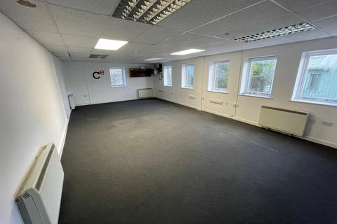 Warehouse to rent, Hollom Down Salisbury SP5 1BP