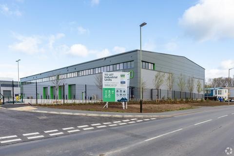 Distribution warehouse to rent, Festival Trade Park Cheltenham GL51 9PL