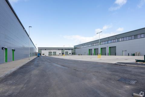 Distribution warehouse to rent, Festival Trade Park Cheltenham GL51 9PL