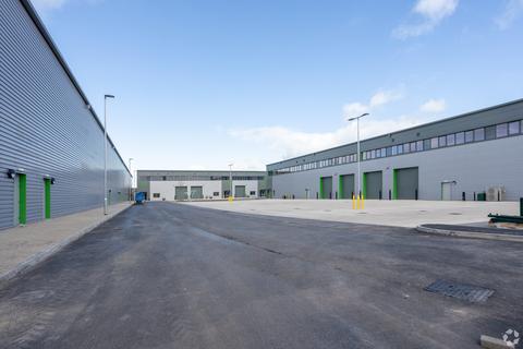 Distribution warehouse to rent, Festival Trade Park Cheltenham GL51 9PL