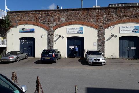 Distribution warehouse to rent, Cowick St Exeter EX4 1AJ