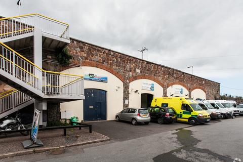Distribution warehouse to rent, Cowick St Exeter EX4 1AJ