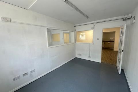 Warehouse to rent, Mimram Rd Hertford SG14 1NN