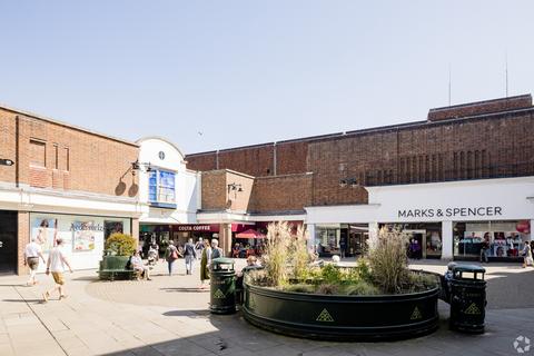 Property to rent, High St Salisbury SP1 2NJ