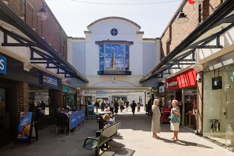 Property to rent, High St Salisbury SP1 2NJ