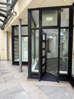 Retail property (high street) to rent, 168 Ingram St Glasgow G1 1DN