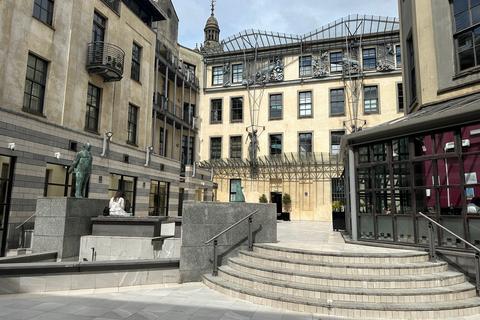 Retail property (high street) to rent, 168 Ingram St Glasgow G1 1DN