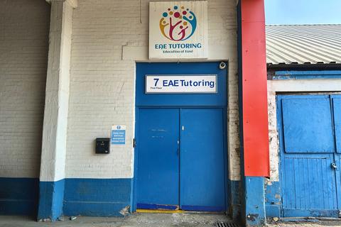 Warehouse to rent, Leagrave Rd Luton LU3 1RJ