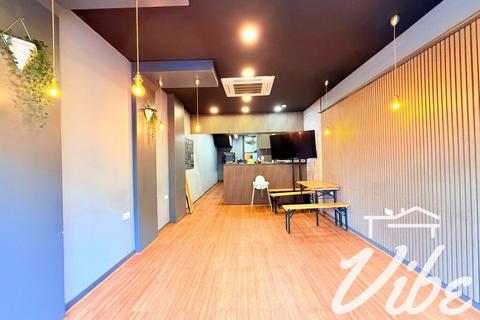 Retail property (high street) to rent, 96 Stoke Newington High St London N16 7NY