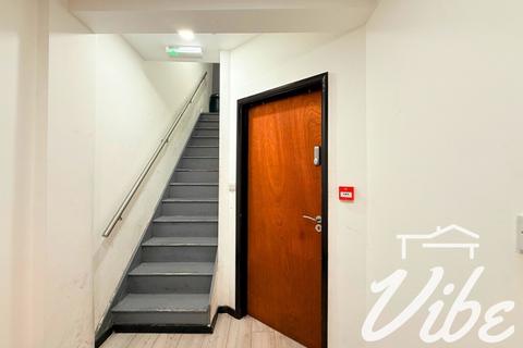 Retail property (high street) to rent, 96 Stoke Newington High St London N16 7NY