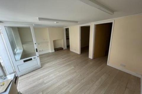 Retail property (high street) to rent, 91 Castle St Salisbury SP1 3SP