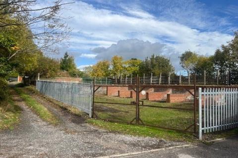 Land to rent, Harrogate Rd Leeds LS17 0EQ