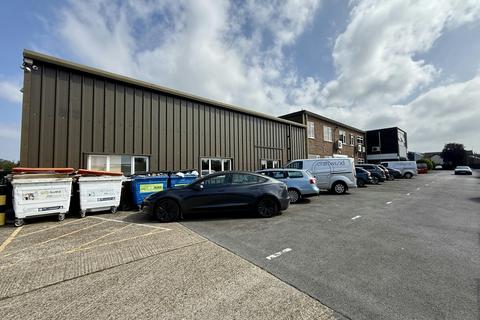 Warehouse to rent, Crow Arch Ln Ringwood BH24 1NZ
