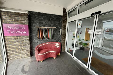 Warehouse to rent, Crow Arch Ln Ringwood BH24 1NZ
