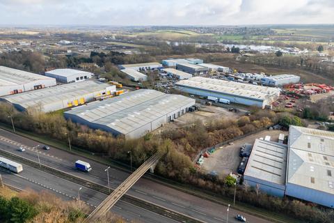 Distribution warehouse to rent, Ravens Way Northampton NN3 9UD