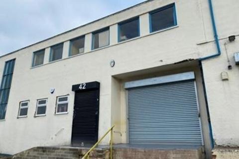Warehouse to rent, 40-46 Fowler Rd Ilford IG6 3UT