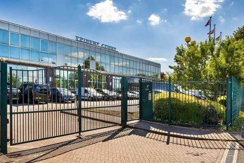 Office to rent, Oakcroft Rd Chessington KT9 1BD