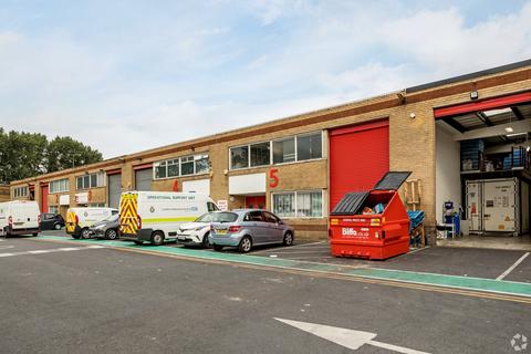 Warehouse to rent, Blackhorse Rd London SE8 5HY