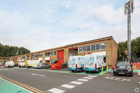 Warehouse to rent, Blackhorse Rd London SE8 5HY