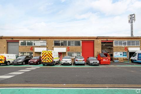 Warehouse to rent, Blackhorse Rd London SE8 5HY