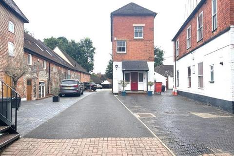 Office to rent, 12-14 Hart St Henley On Thames RG9 2AY