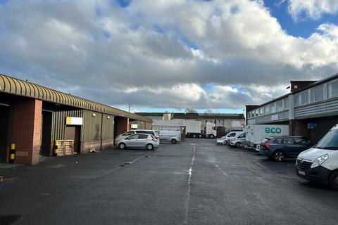 Distribution warehouse to rent, Cotton St Glasgow G40 4HU