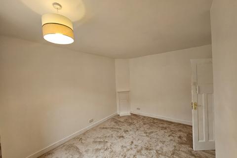 1 bedroom in a house share to rent, pembroke avenue, stanford-le-hope SS17