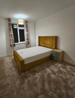 1 bedroom in a house share to rent, pembroke avenue, stanford-le-hope SS17