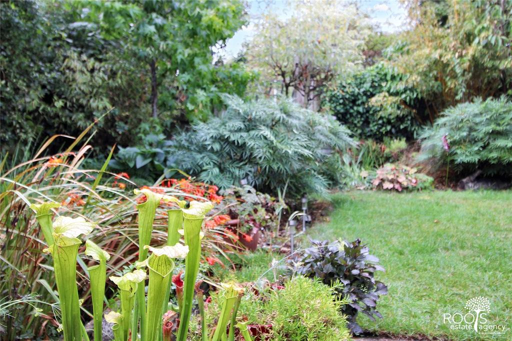 Leafy Gardens