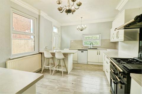 4 bedroom terraced house for sale, Medomsley Road, Consett, County Durham, DH8