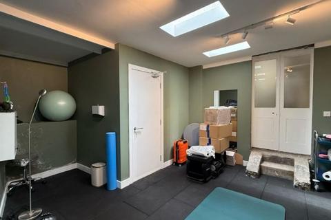 Retail property (high street) to rent, 845 Fulham Rd London SW6 5HJ