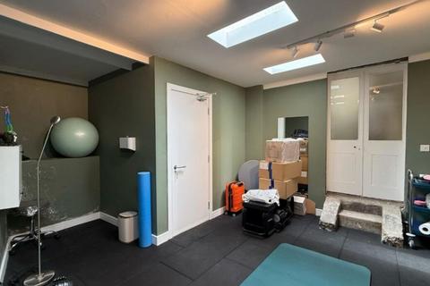 Retail property (high street) to rent, 845 Fulham Rd London SW6 5HJ