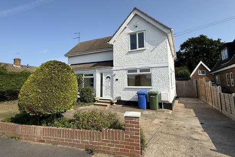 3 bedroom detached house for sale, 10 Evans Drive, NR32